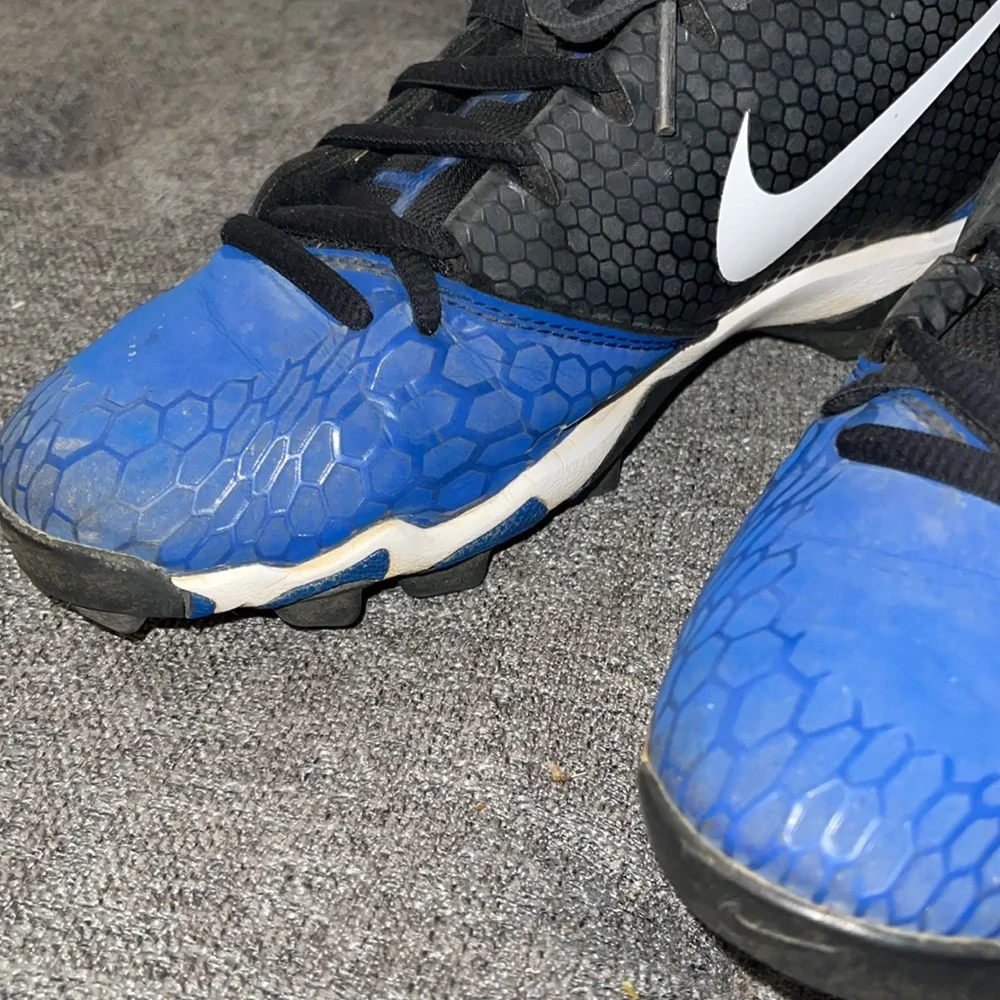 Youth Nike Fastflex T856 Cleats sz 5.5Y